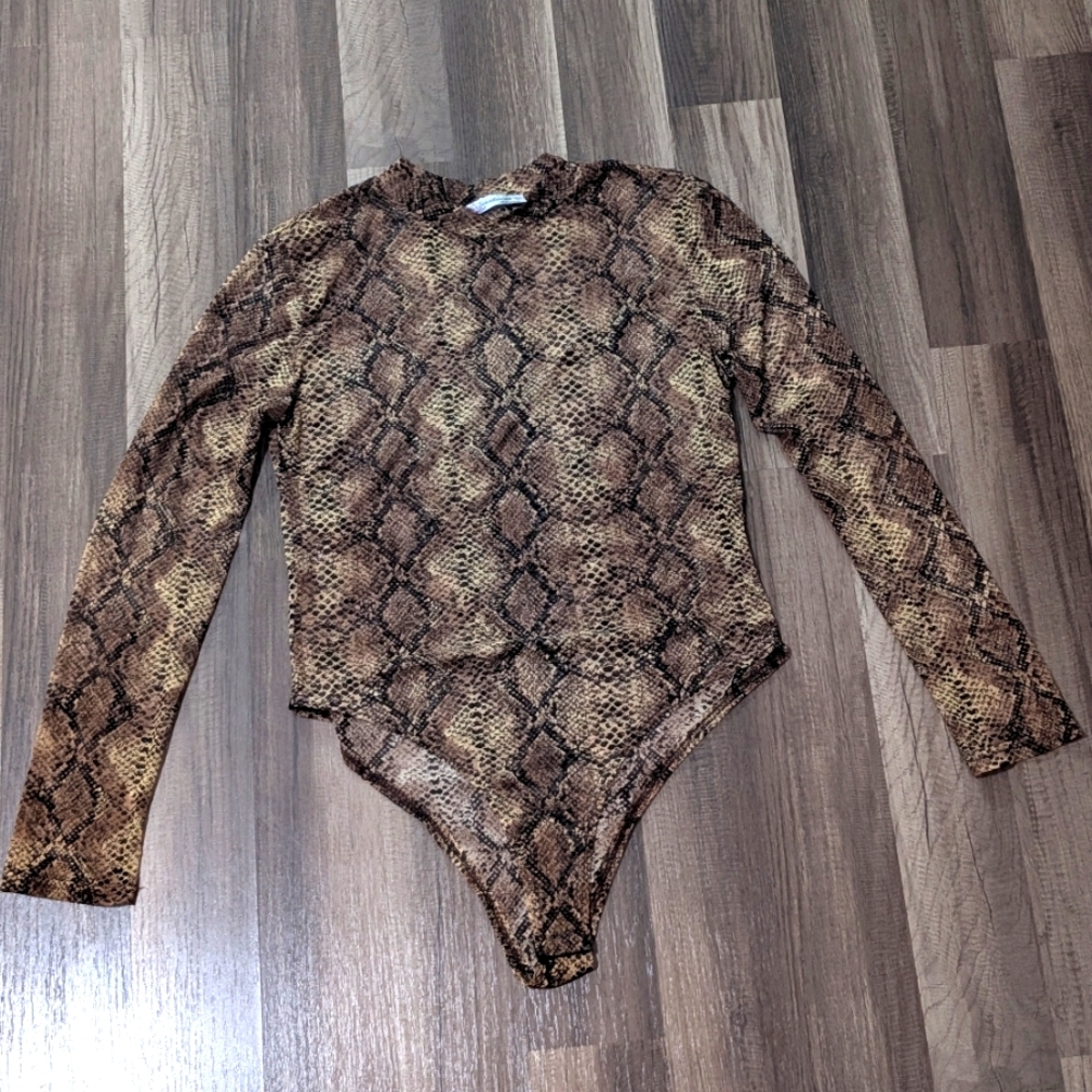 🇲🇽 Sensational Sheer Animal Print Blouse SZ MD
